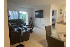 15221 SW 80th St APT 304, Miami, FL 33193, Sold 11/03/22