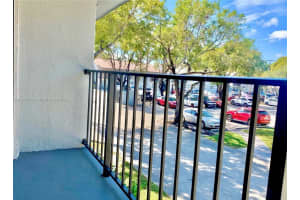 7060 NW 179th St APT 212, Hialeah, FL 33015, Sold 01/18/23