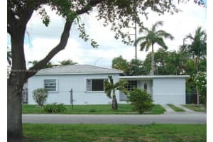 364 Circle Dr, Hialeah, FL 33010, Sold 10/28/22