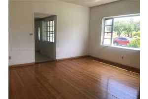 364 Circle Dr, Hialeah, FL 33010, Sold 10/28/22