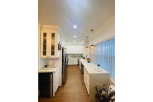 3133 S Ocean Dr APT 320, Hallandale Beach, FL 33009, Sold 11/07/22