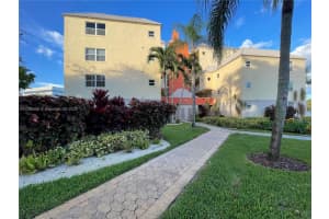 8205 Geneva Ct APT 101, Doral, FL 33166, Sold 10/05/22