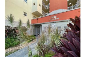 8205 Geneva Ct APT 101, Doral, FL 33166, Sold 10/05/22