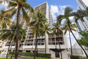 2625 Collins Ave APT 1110, Miami Beach, FL 33140, Sold 11/01/22