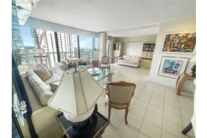 3731 N Country Club Dr APT 1122, Aventura, FL 33180, Sold 11/11/22