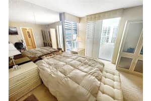 3731 N Country Club Dr APT 1122, Aventura, FL 33180, Sold 11/11/22