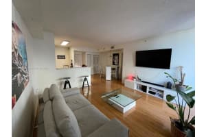 5085 NW 7th St APT 1210, Miami, FL 33126, Sold 12/16/22