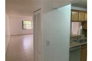 10125 NW 9th St Cir # 8-204, Miami, FL 33172, Sold 11/01/22