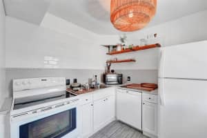 3401 N Country Club Dr APT 701, Aventura, FL 33180, Sold 11/17/22