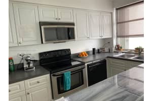1408 Brickell Bay Dr # 1418, Miami, FL 33131, Sold 12/12/22