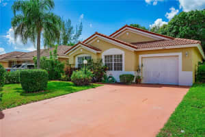 5416 NW 184th St, Miami Gardens, FL 33055, Sold 10/20/22