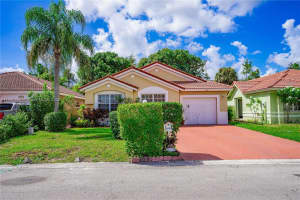 5416 NW 184th St, Miami Gardens, FL 33055, Sold 10/20/22