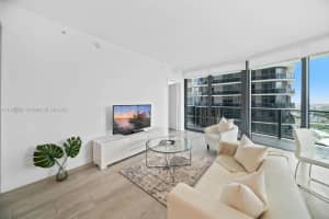 45 SW 9th St Apt 2608, Miami, FL 33130, Sold 11/10/22