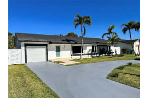 6651 NW 199th St, Hialeah, FL 33015, Sold 11/14/22