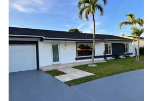 6651 NW 199th St, Hialeah, FL 33015, Sold 11/14/22