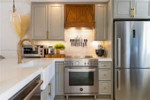 5431 NE 25th Ave #101b, Fort Lauderdale, FL 33308, Sold 10/31/22