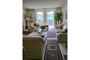 6039 Collins Ave APT 736, Miami Beach, FL 33140, Sold 04/14/23