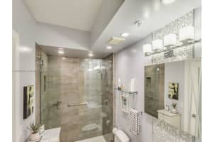 110 Washington Ave APT 1305, Miami Beach, FL 33139, Sold 10/17/22