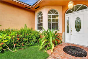 7661 NW 165th Terrace, Hialeah, FL 33015, Sold 10/12/22