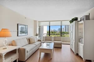 20355 NE 34th Ct APT 622, Aventura, FL 33180, Sold 10/11/22