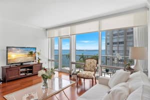1408 Brickell Bay Dr APT 807, Miami, FL 33131, Sold 11/03/22