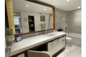 90 Edgewater Dr APT 815, Coral Gables, FL 33133, Sold 11/30/22