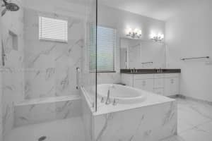 11847 SW 13th Ct, Pembroke Pines, FL 33025, Sold 10/31/22