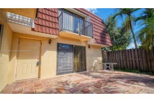 9850 NW 6th Ct #9850, Plantation, FL 33324, Sold 03/17/23