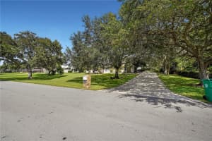 3500 SW 117th Ave, Davie, FL 33330, Sold 02/08/23