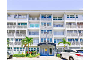 329 SE 3rd St #401p, Hallandale Beach, FL 33009, Sold 09/28/22