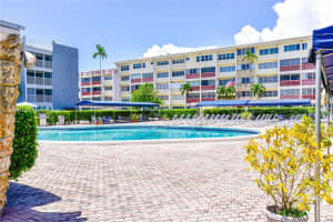 329 SE 3rd St #401p, Hallandale Beach, FL 33009, Sold 09/28/22