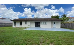 5930 NW 201st St, Hialeah, FL 33015, Sold 12/22/22