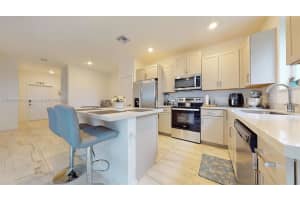 2345 SE 10th St, Homestead, FL 33035, Sold 10/26/22