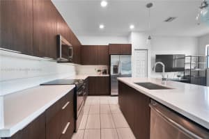 10473 NW 82nd St Unit 8, Doral, FL 33178, Sold 10/12/22