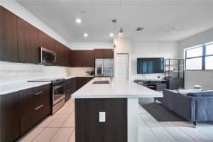 10473 NW 82nd St Unit 8, Doral, FL 33178, Sold 10/12/22