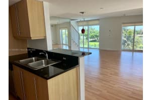 7600 Collins Ave APT 410, Miami Beach, FL 33141, Sold 11/02/22