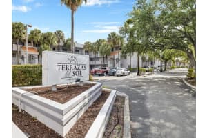2760 W 76th St APT 201, Hialeah, FL 33016, Sold 10/10/22