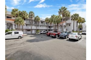 2760 W 76th St APT 201, Hialeah, FL 33016, Sold 10/10/22