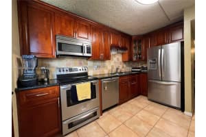 900 NE 195th St APT 717, Miami, FL 33179, Sold 12/05/22