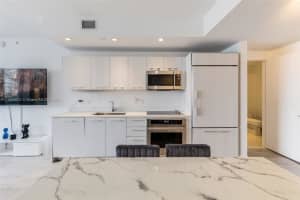 45 SW 9th St Apt 3909, Miami, FL 33130, Sold 11/10/22