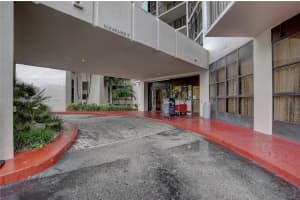 18181 NE 31st Ct APT 1008, Aventura, FL 33160, Sold 04/25/23