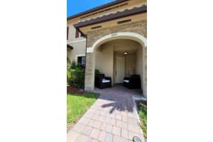 9269 W 33rd Way, Hialeah, FL 33018, Sold 11/22/22