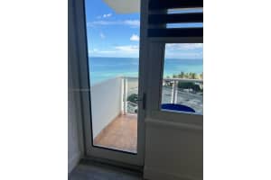 3725 S Ocean Dr APT 810, Hollywood, FL 33019, Sold 10/07/22