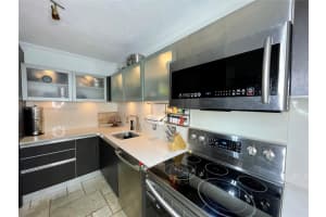 3401 N Country Club Dr APT 611, Aventura, FL 33180, Sold 11/17/22