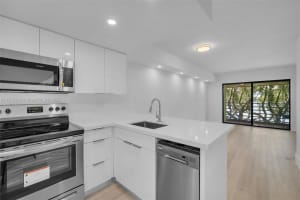 2784 W 60th St #42, Hialeah, FL 33016, Sold 12/01/22