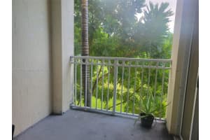10242 NW 7th St UNIT 207, Miami, FL 33172, Sold 01/18/23