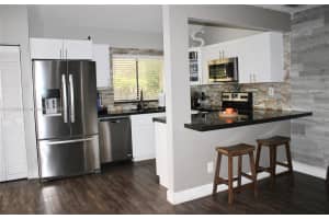 612 Commodore Dr #214, Plantation, FL 33325, Sold 10/20/22