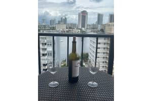 427 Golden Isles Dr #10i, Hallandale Beach, FL 33009, Sold 12/29/22