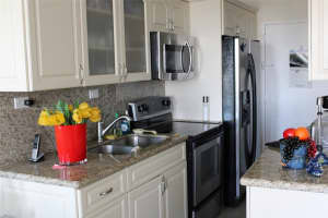 7135 Collins Ave APT 1003, Miami Beach, FL 33141, Sold 12/08/22