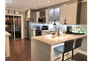 18855 NW 85th Ave APT 1706, Hialeah, FL 33015, Sold 11/30/22